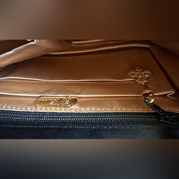 EUC Gucci Vintage 2 way shoulder Clutch - Picture 6 of 16